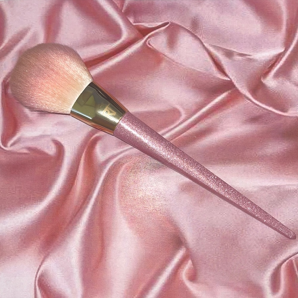✨RT Brush Crush Powder Brush